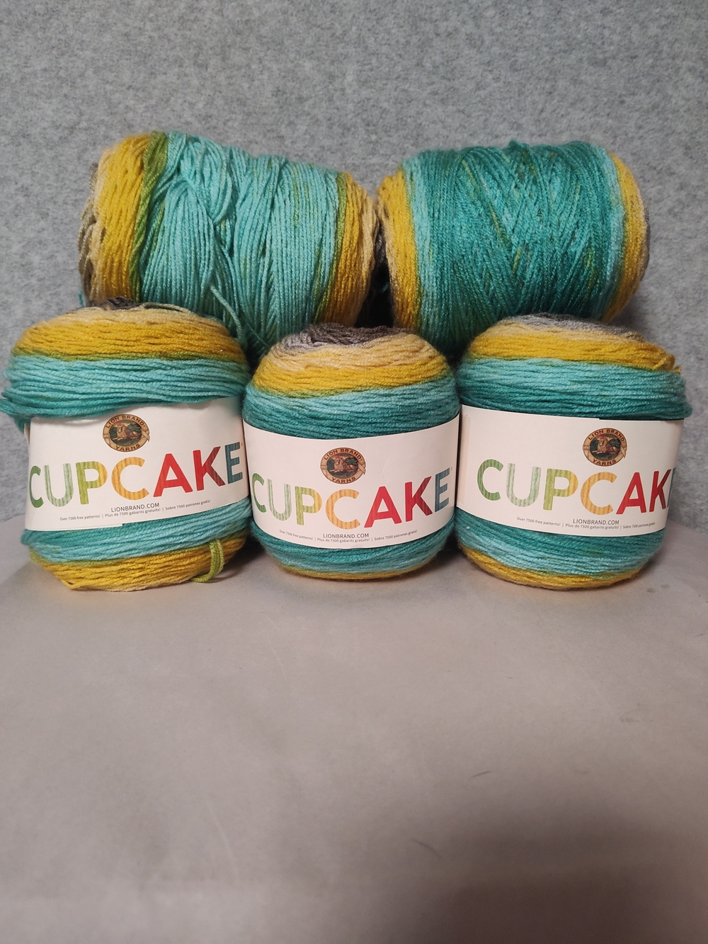 Lion Brand Street Lights Cupcake 5 Skeins 3 New 2 Used